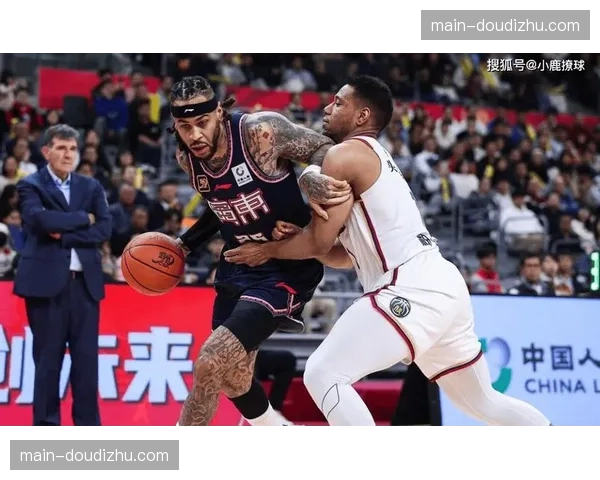 宁波队外援塔克四战场均31.3分 罚球杀伤力成主要进攻武器 宁波队外援塔克四战场均31.3分 罚球杀伤力成主要进攻武器